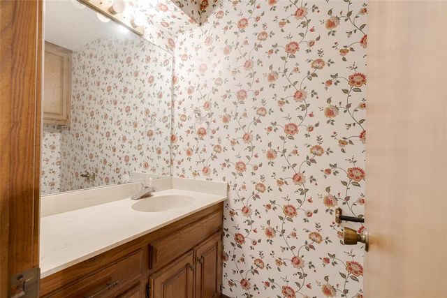 4712 Crystal Lake Road, Norman, OK 73072