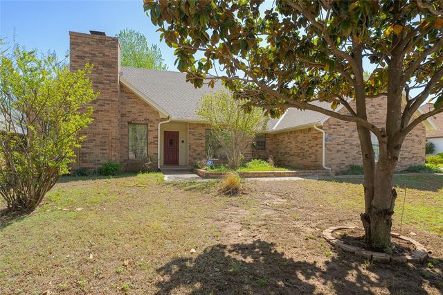 4712 Crystal Lake Road, Norman, OK 73072
