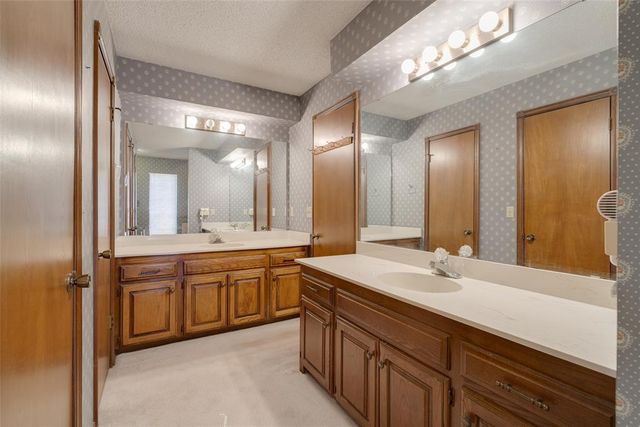 4712 Crystal Lake Road, Norman, OK 73072