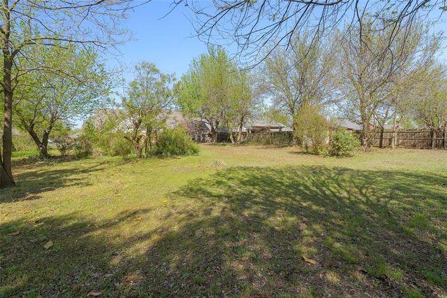 4712 Crystal Lake Road, Norman, OK 73072