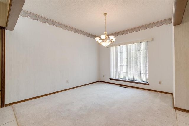 4712 Crystal Lake Road, Norman, OK 73072