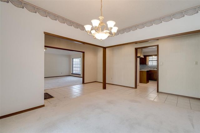 4712 Crystal Lake Road, Norman, OK 73072