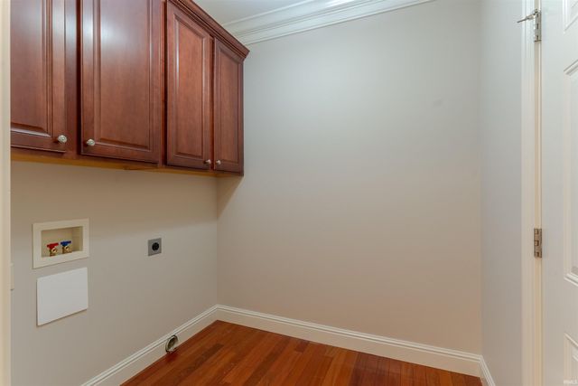 1469 Woodfield Drive, Newburgh, IN 47630
