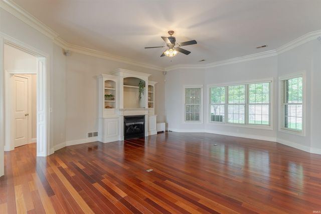 1469 Woodfield Drive, Newburgh, IN 47630