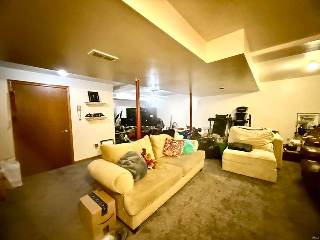 2709 S Lincoln Boulevard, Marion, IN 46953