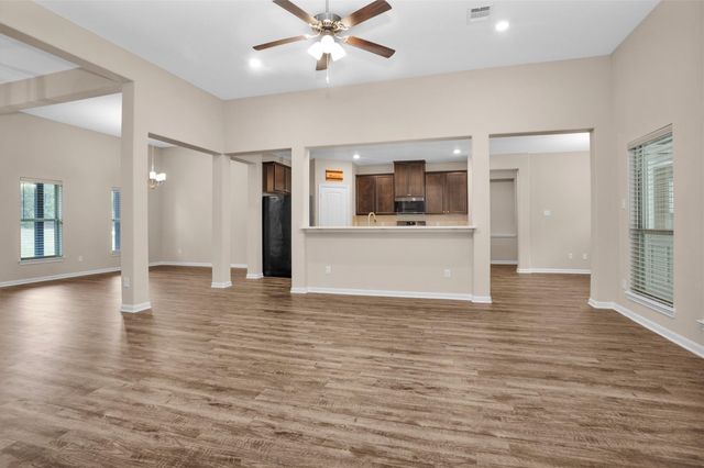 150 Sky Oak Lane, Huntsville, TX 77340