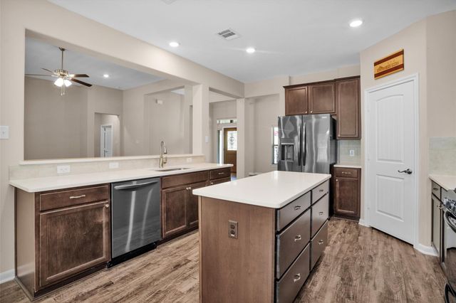 150 Sky Oak Lane, Huntsville, TX 77340