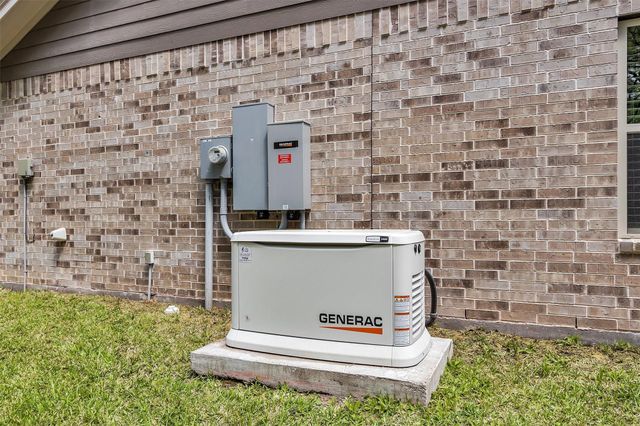 150 Sky Oak Lane, Huntsville, TX 77340