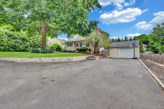 27 McGaw Avenue, Lake Grove, NY 11755