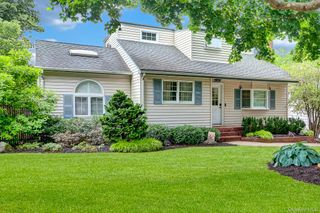 27 McGaw Avenue, Lake Grove, NY 11755
