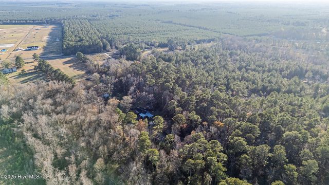 1216 Malpass Corner Road, Burgaw, NC 28425