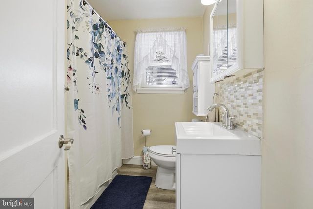 1365 VALLEY RD, Woodlyn, PA 19094