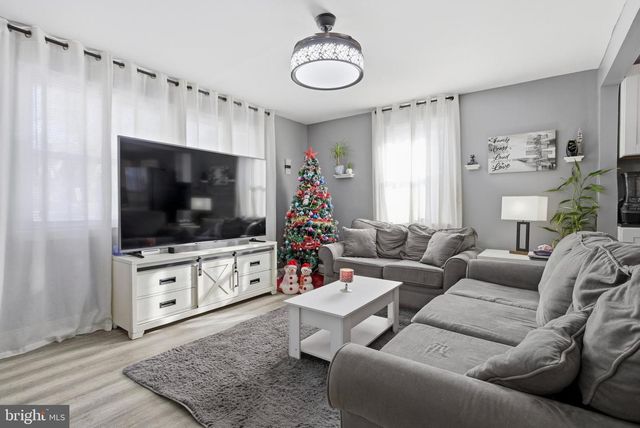 1365 VALLEY RD, Woodlyn, PA 19094