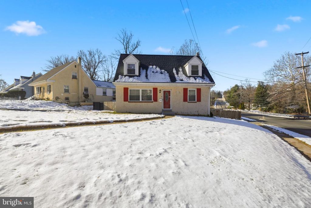 1365 VALLEY RD, Woodlyn, PA 19094