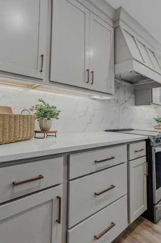 9747 N RTE N, Columbia, MO 65203