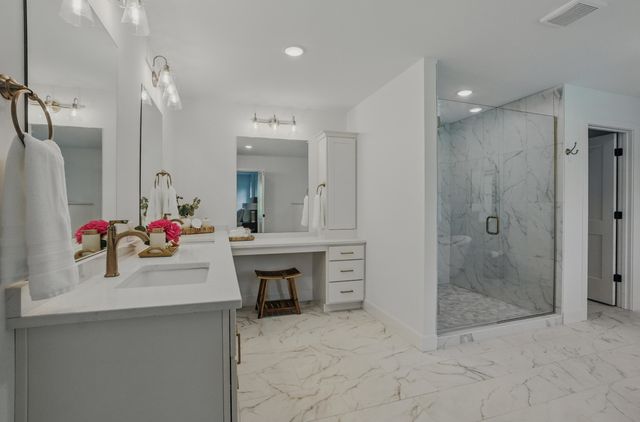 9747 N RTE N, Columbia, MO 65203