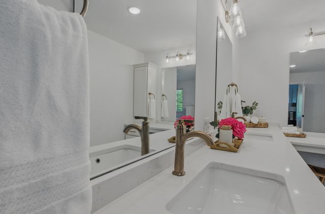 9747 N RTE N, Columbia, MO 65203