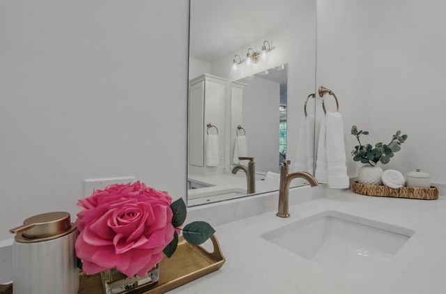 9747 N RTE N, Columbia, MO 65203