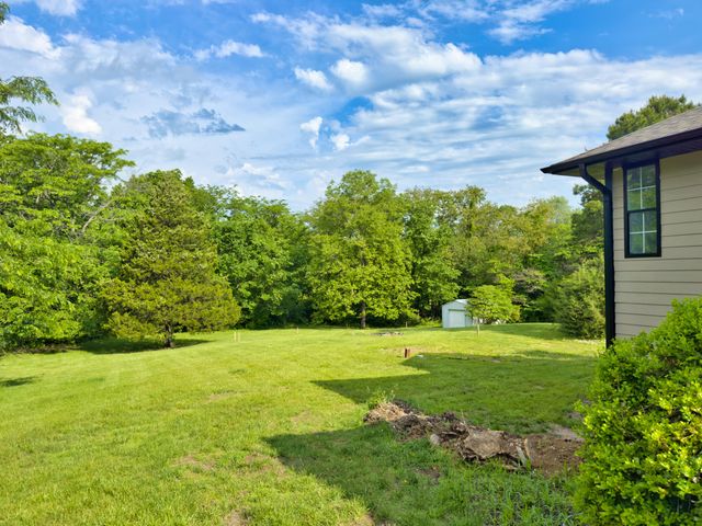 9747 N RTE N, Columbia, MO 65203