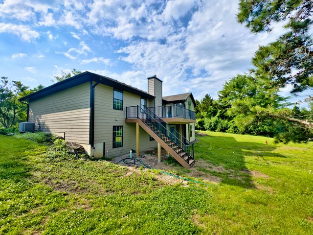 9747 N RTE N, Columbia, MO 65203