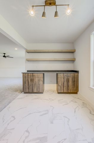 9747 N RTE N, Columbia, MO 65203