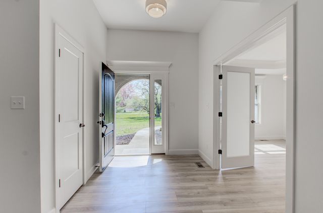 9747 N RTE N, Columbia, MO 65203