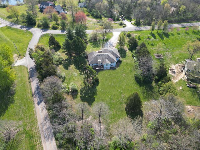 9747 N RTE N, Columbia, MO 65203