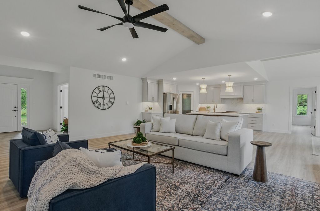 9747 N RTE N, Columbia, MO 65203