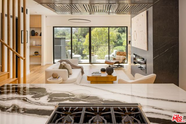 512 Rustic Drive, Los Angeles, CA 90065