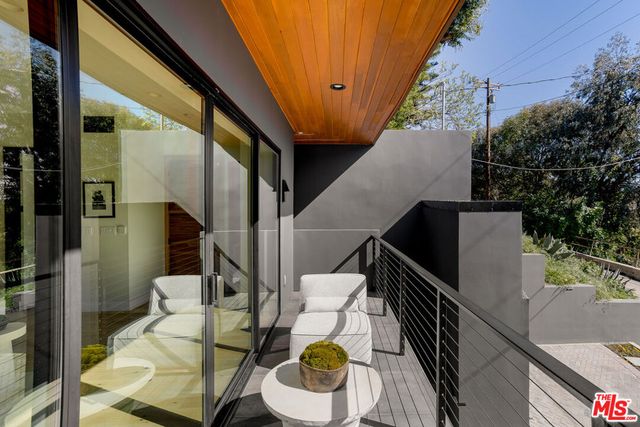 512 Rustic Drive, Los Angeles, CA 90065
