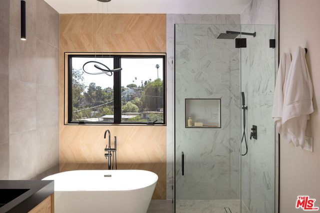 512 Rustic Drive, Los Angeles, CA 90065