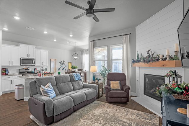 10708 Klondike Lane, Aubrey, TX 76227