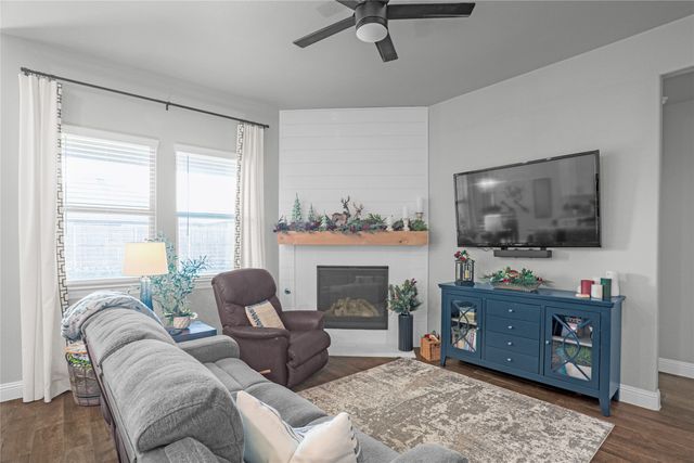 10708 Klondike Lane, Aubrey, TX 76227