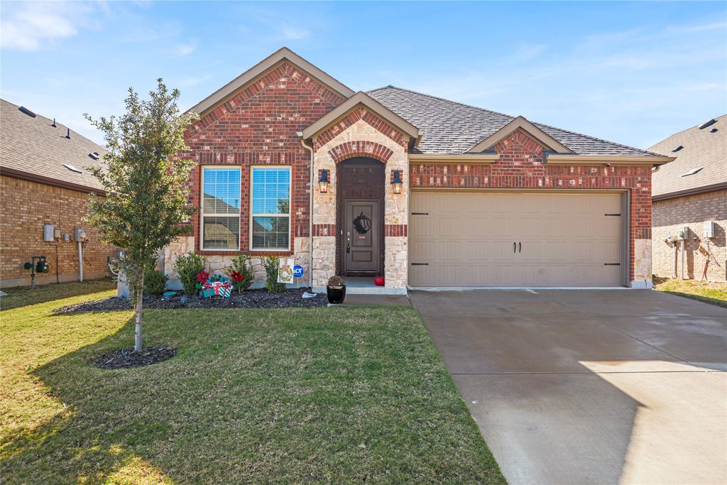 10708 Klondike Lane, Aubrey, TX 76227