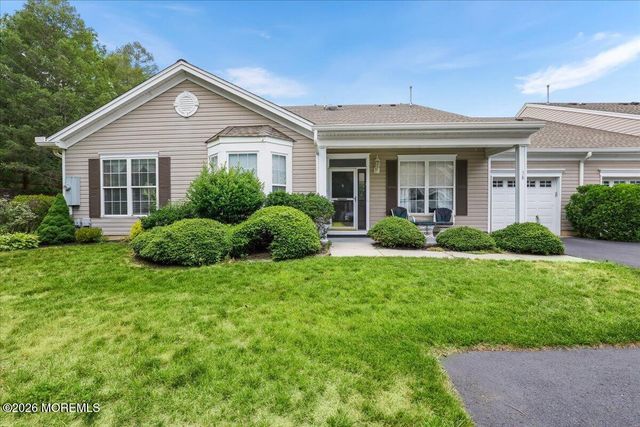 38 Autumntide Drive, Lakewood, NJ 08701