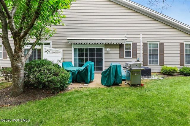 38 Autumntide Drive, Lakewood, NJ 08701