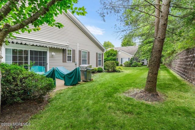 38 Autumntide Drive, Lakewood, NJ 08701
