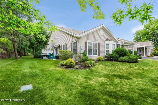 38 Autumntide Drive, Lakewood, NJ 08701
