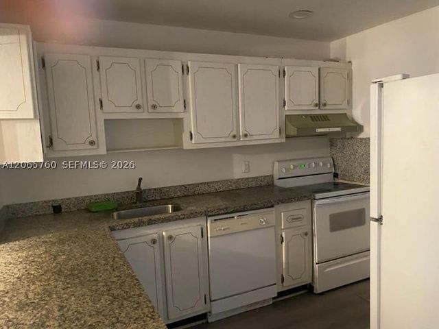 410 SE 2nd St 408, Hallandale Beach, FL 33009