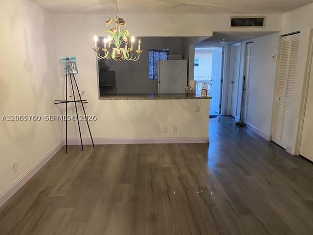 410 SE 2nd St 408, Hallandale Beach, FL 33009