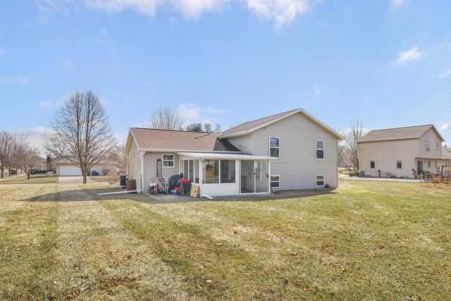 533 Lewellen Street, Marshall, WI 53559