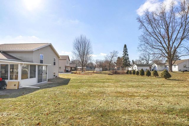 533 Lewellen Street, Marshall, WI 53559