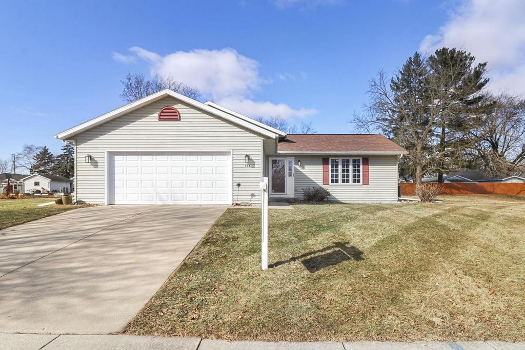 533 Lewellen Street, Marshall, WI 53559
