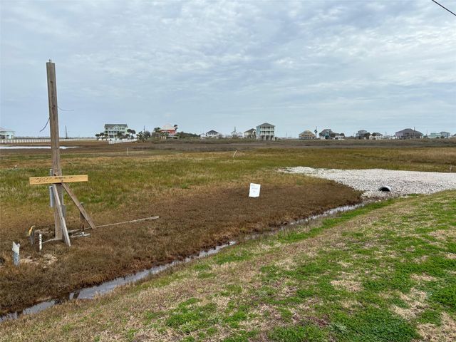 3823 Mitote, Galveston, TX 77554