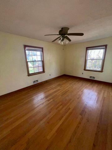 984 Colbourne AVE, Vinton, VA 24179