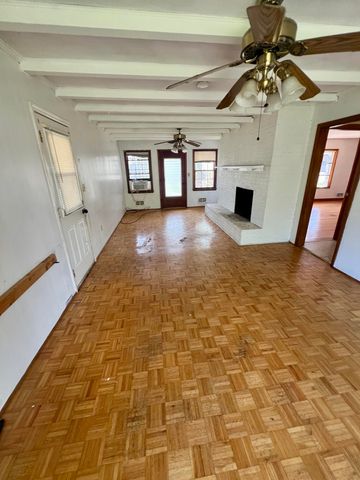 984 Colbourne AVE, Vinton, VA 24179