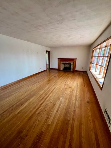 984 Colbourne AVE, Vinton, VA 24179