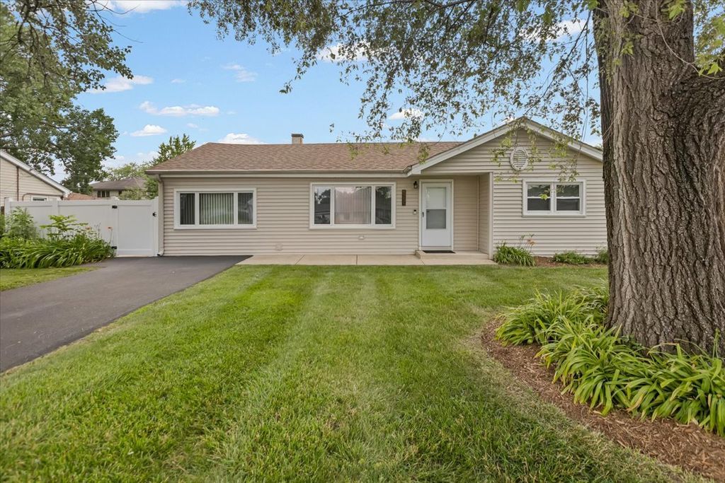 8255 Lockwood Avenue, Burbank, IL 60459