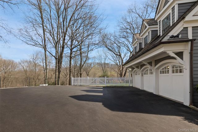 9 Deer Creek Lane, Mount Kisco, NY 10549