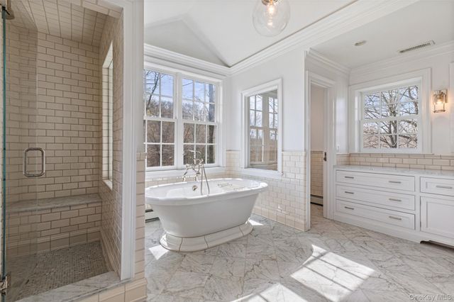 9 Deer Creek Lane, Mount Kisco, NY 10549